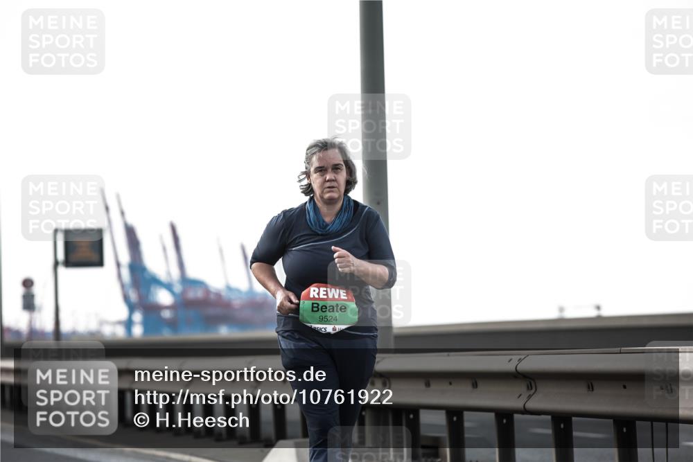 03.10.2026 - Köhlbrandbrückenlauf H.Heesch http://msf.ph/oto/10761922 03.10.2026 16:20:57 Position 3 9524 meine-sportfotos.de