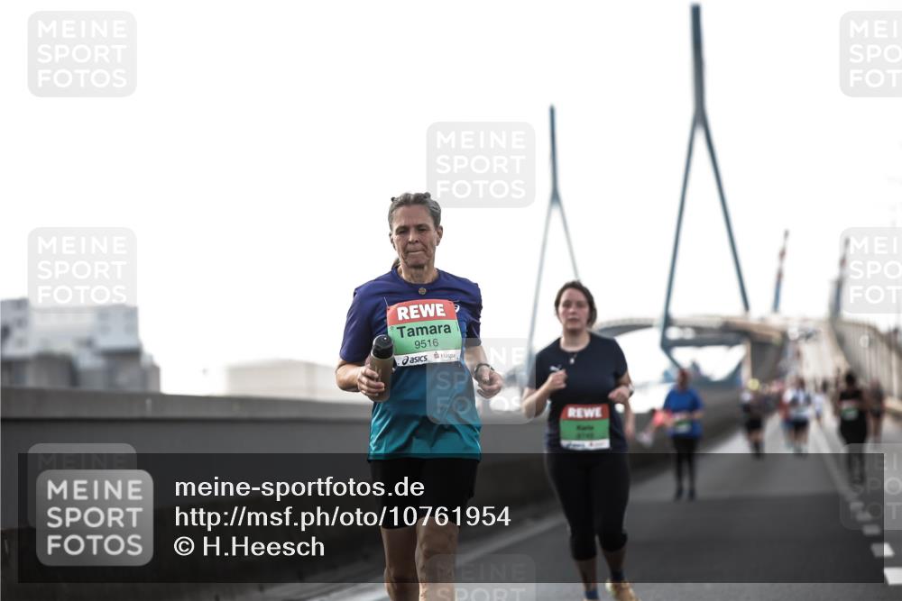 03.10.2026 - Köhlbrandbrückenlauf H.Heesch http://msf.ph/oto/10761954 03.10.2026 16:20:59 Position 3 9516 meine-sportfotos.de