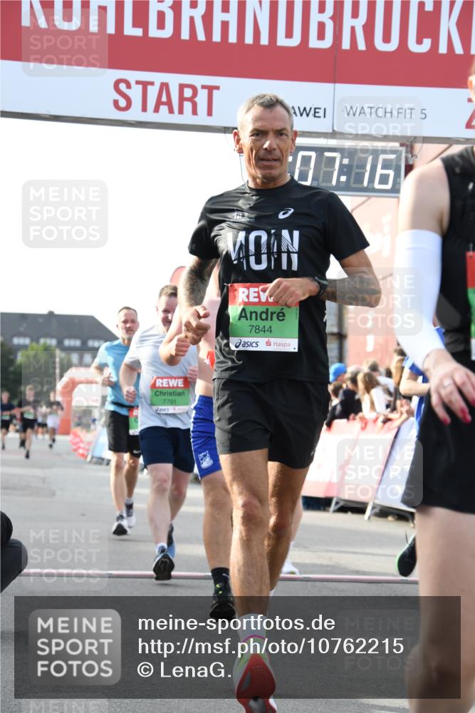 03.10.2026 - Köhlbrandbrückenlauf LenaG. http://msf.ph/oto/10762215 03.10.2026 16:07:17 Ziel 7358, 7670, 7701, 7717, 7843, 7844, 8016, 8041, 8119, 8320, 8423, 8691, 8865 meine-sportfotos.de