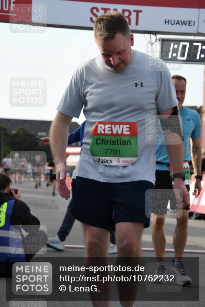 03.10.2026 - Köhlbrandbrückenlauf LenaG. http://msf.ph/oto/10762232 03.10.2026 16:07:20 Ziel 7358, 7670, 7701, 7717, 7844, 8041, 8119, 8320, 8423, 8691, 8865 meine-sportfotos.de