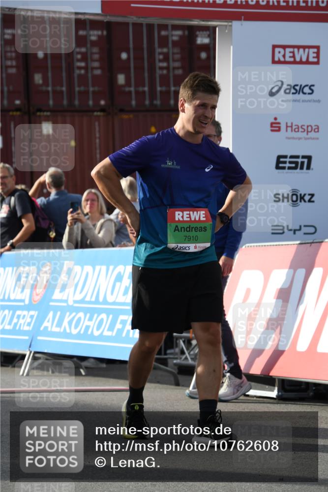03.10.2026 - Köhlbrandbrückenlauf LenaG. http://msf.ph/oto/10762608 03.10.2026 16:09:05 Ziel 7642, 7766, 7910, 8157, 8624 meine-sportfotos.de