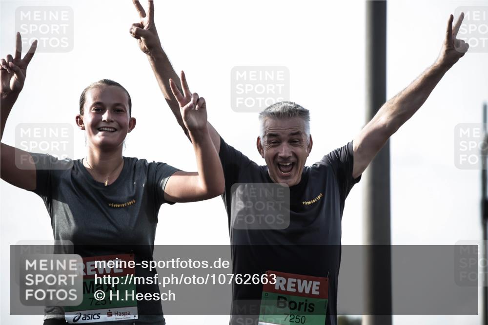03.10.2026 - Köhlbrandbrückenlauf H.Heesch http://msf.ph/oto/10762663 03.10.2026 16:22:01 Position 3 7251, 7250 meine-sportfotos.de