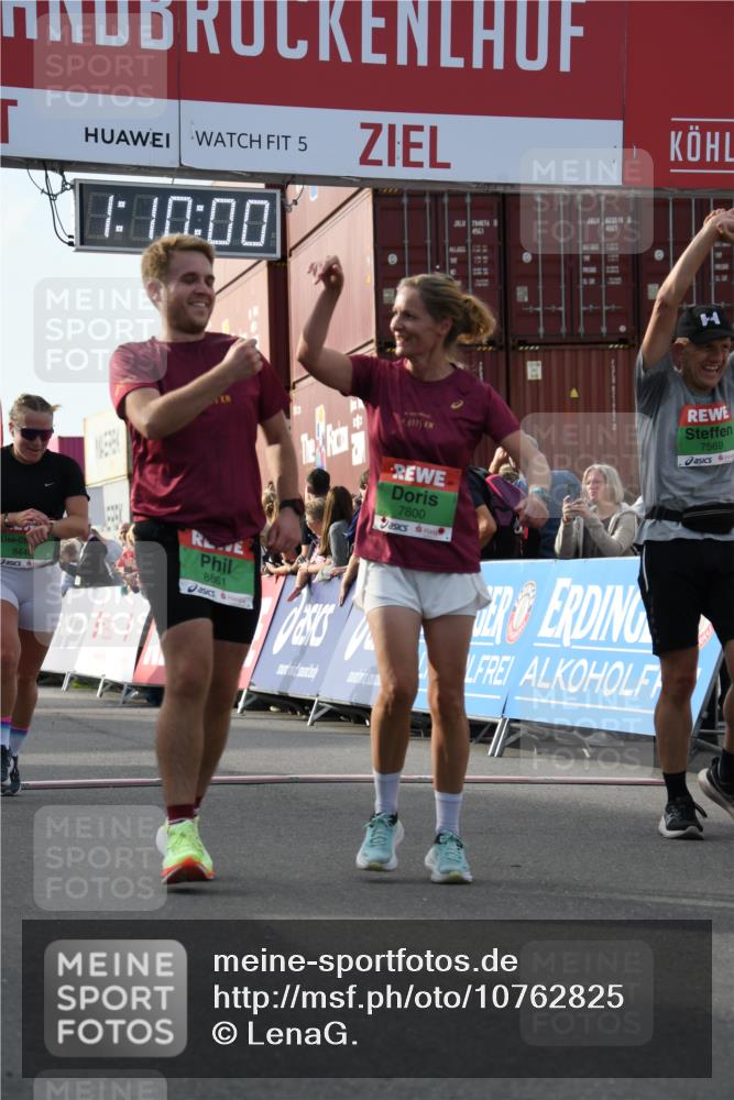 03.10.2026 - Köhlbrandbrückenlauf LenaG. http://msf.ph/oto/10762825 03.10.2026 16:10:00 Ziel 7074, 7124, 7191, 7569, 7582, 7671, 7800, 7895, 8148, 8440, 8542, 8661, 8907 meine-sportfotos.de