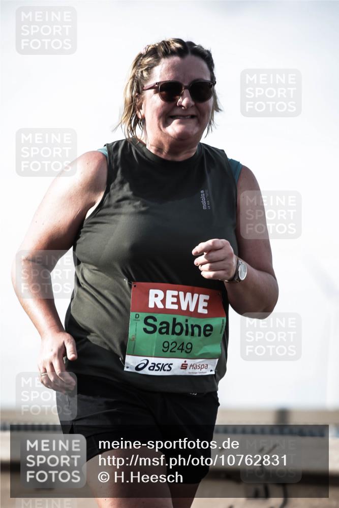03.10.2026 - Köhlbrandbrückenlauf H.Heesch http://msf.ph/oto/10762831 03.10.2026 16:22:10 Position 3 9249 meine-sportfotos.de