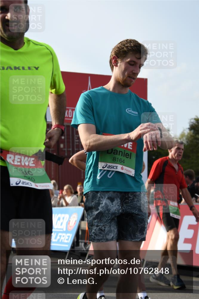 03.10.2026 - Köhlbrandbrückenlauf LenaG. http://msf.ph/oto/10762848 03.10.2026 16:10:35 Ziel 7037, 7040, 7053, 7663, 8164, 8338, 8446, 8465, 8559, 8748, 8906, 9401, 9708 meine-sportfotos.de