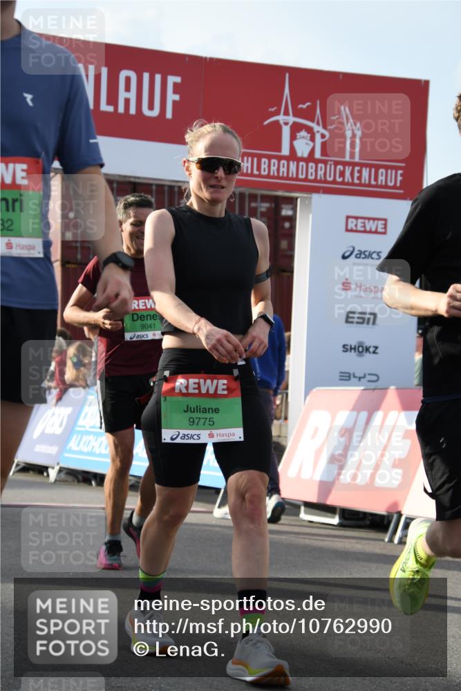 03.10.2026 - Köhlbrandbrückenlauf LenaG. http://msf.ph/oto/10762990 03.10.2026 16:11:27 Ziel 7281, 7500, 7732, 7733, 8060, 8113, 8464, 9041, 9775 meine-sportfotos.de
