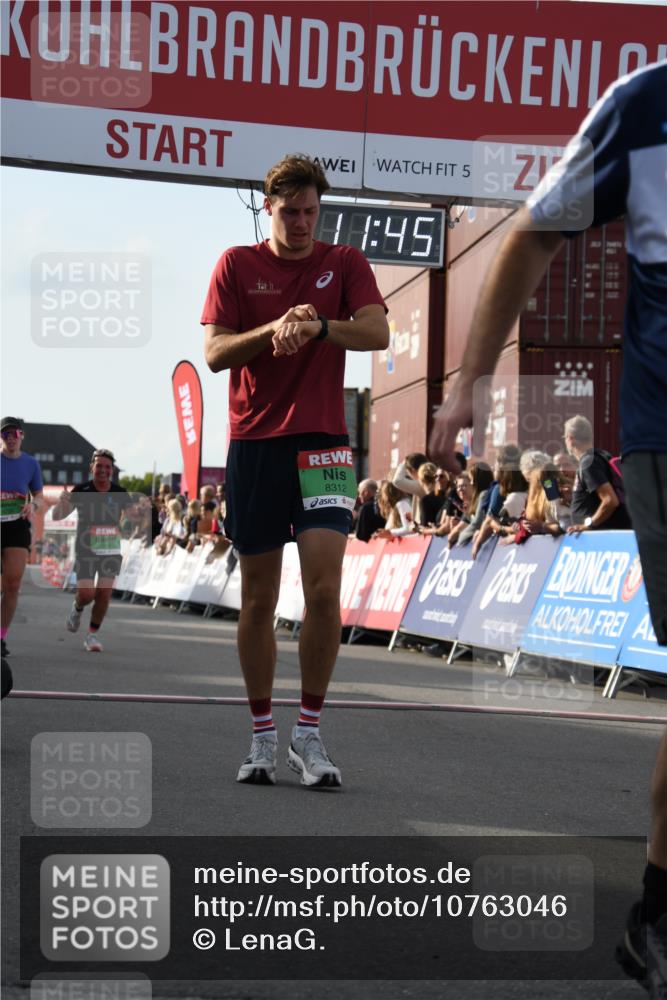 03.10.2026 - Köhlbrandbrückenlauf LenaG. http://msf.ph/oto/10763046 03.10.2026 16:11:45 Ziel 7113, 7516, 7772, 8312, 8411, 8434, 8475, 8548, 8814, 9726 meine-sportfotos.de