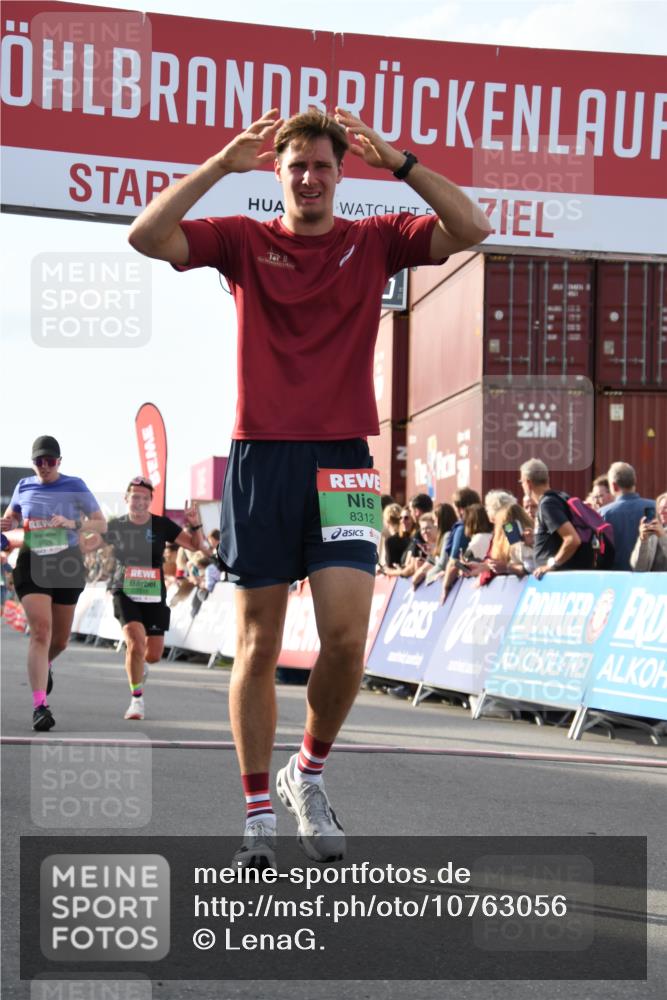 03.10.2026 - Köhlbrandbrückenlauf LenaG. http://msf.ph/oto/10763056 03.10.2026 16:11:46 Ziel 7113, 7516, 8312, 8411, 8434, 8475, 8548, 9726 meine-sportfotos.de