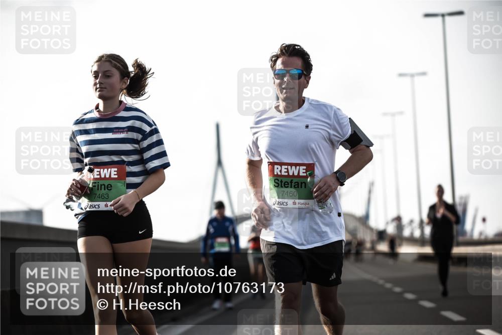 03.10.2026 - Köhlbrandbrückenlauf H.Heesch http://msf.ph/oto/10763173 03.10.2026 16:22:48 Position 3 7463, 7460 meine-sportfotos.de