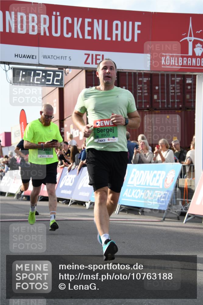 03.10.2026 - Köhlbrandbrückenlauf LenaG. http://msf.ph/oto/10763188 03.10.2026 16:12:32 Ziel 7115, 7593, 7963, 8171, 8227, 8394, 8418, 8523, 8909 meine-sportfotos.de