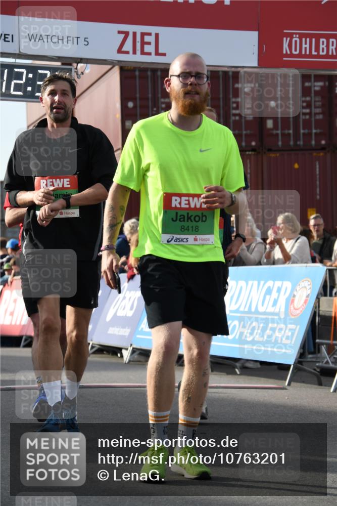 03.10.2026 - Köhlbrandbrückenlauf LenaG. http://msf.ph/oto/10763201 03.10.2026 16:12:34 Ziel 7115, 7593, 7963, 8171, 8394, 8418, 8909 meine-sportfotos.de