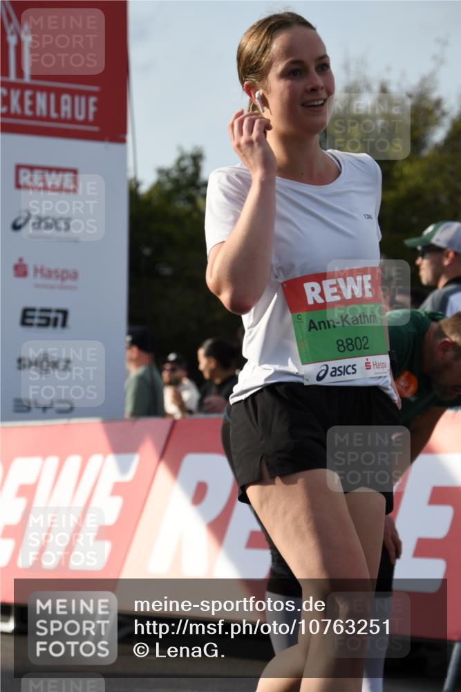 03.10.2026 - Köhlbrandbrückenlauf LenaG. http://msf.ph/oto/10763251 03.10.2026 16:12:52 Ziel 7666, 7855, 8315, 8651, 8772, 8802, 8969, 9692, 9715 meine-sportfotos.de