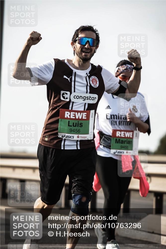 03.10.2026 - Köhlbrandbrückenlauf H.Heesch http://msf.ph/oto/10763296 03.10.2026 16:22:54 Position 3 1910, 9456, 9455 meine-sportfotos.de