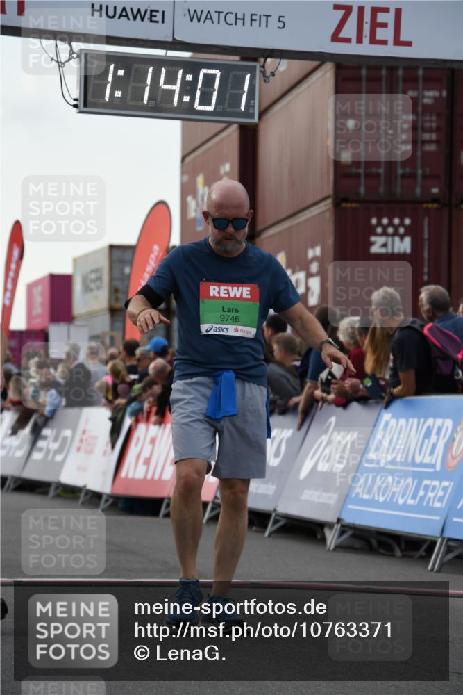 03.10.2026 - Köhlbrandbrückenlauf LenaG. http://msf.ph/oto/10763371 03.10.2026 16:14:02 Ziel 7351, 7687, 7709, 7913, 8279, 8578, 9746 meine-sportfotos.de