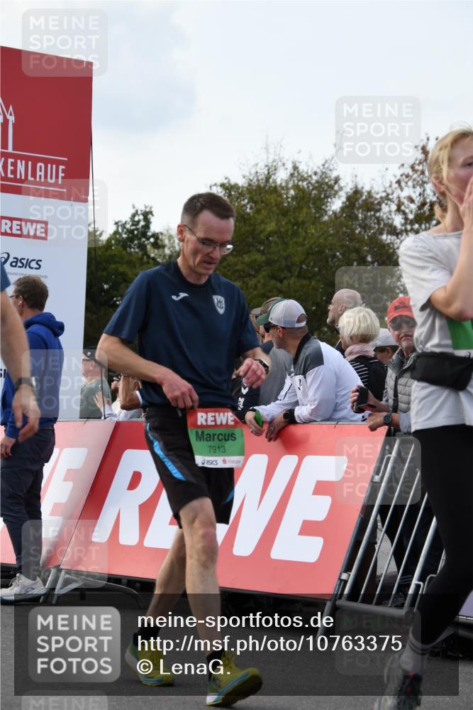 03.10.2026 - Köhlbrandbrückenlauf LenaG. http://msf.ph/oto/10763375 03.10.2026 16:14:06 Ziel 7351, 7709, 7913, 8279, 8431, 8578, 8933, 9746 meine-sportfotos.de
