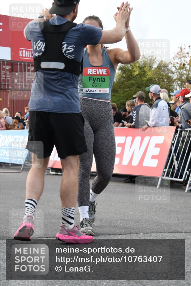 03.10.2026 - Köhlbrandbrückenlauf LenaG. http://msf.ph/oto/10763407 03.10.2026 16:15:27 Ziel 7349, 7600, 8577, 8598, 8679, 9130, 9792, 9818 meine-sportfotos.de