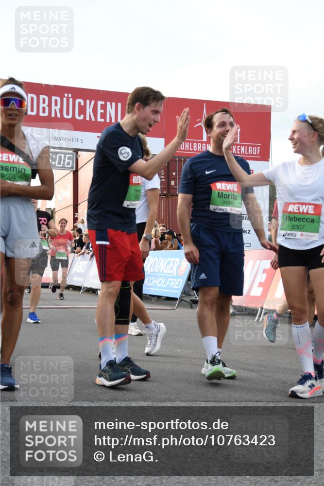 03.10.2026 - Köhlbrandbrückenlauf LenaG. http://msf.ph/oto/10763423 03.10.2026 16:16:07 Ziel 7003, 7023, 7076, 7239, 7335, 7678, 7683, 7792, 7904, 7919, 8307, 8555, 8606, 8693, 8929, 8988, 9081, 9117, 9194, 9728, 9819 meine-sportfotos.de