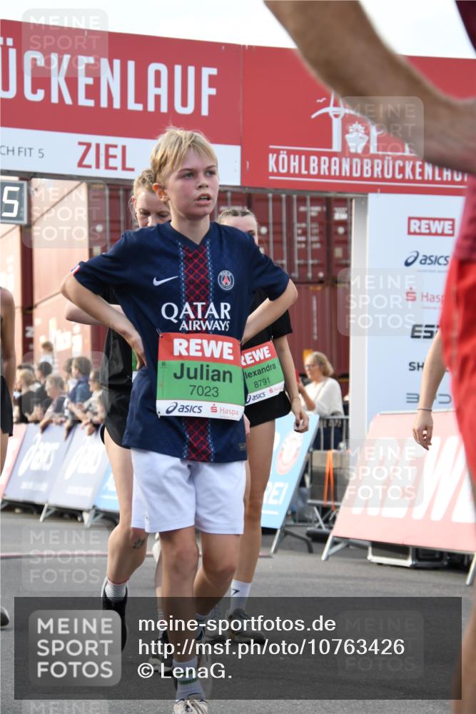 03.10.2026 - Köhlbrandbrückenlauf LenaG. http://msf.ph/oto/10763426 03.10.2026 16:16:15 Ziel 7023, 7076, 7264, 7335, 7678, 7904, 7919, 7924, 8009, 8599, 8696, 8763, 8791, 8886, 8929, 9081, 9117 meine-sportfotos.de