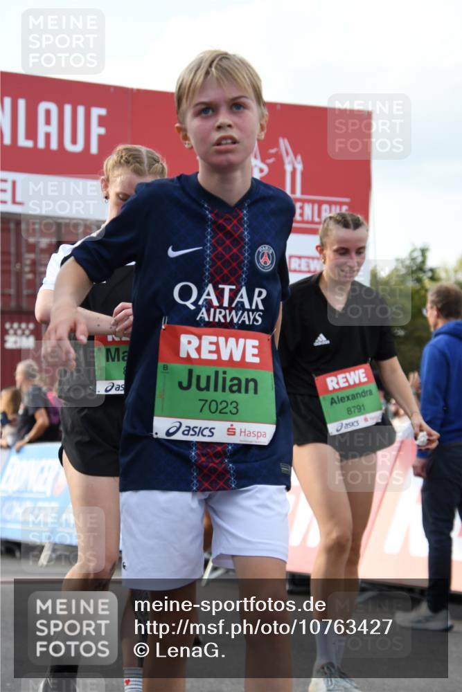 03.10.2026 - Köhlbrandbrückenlauf LenaG. http://msf.ph/oto/10763427 03.10.2026 16:16:17 Ziel 7023, 7264, 7335, 7678, 7725, 7919, 7924, 7971, 8009, 8401, 8599, 8696, 8763, 8791, 8886, 8929, 9081, 9117 meine-sportfotos.de