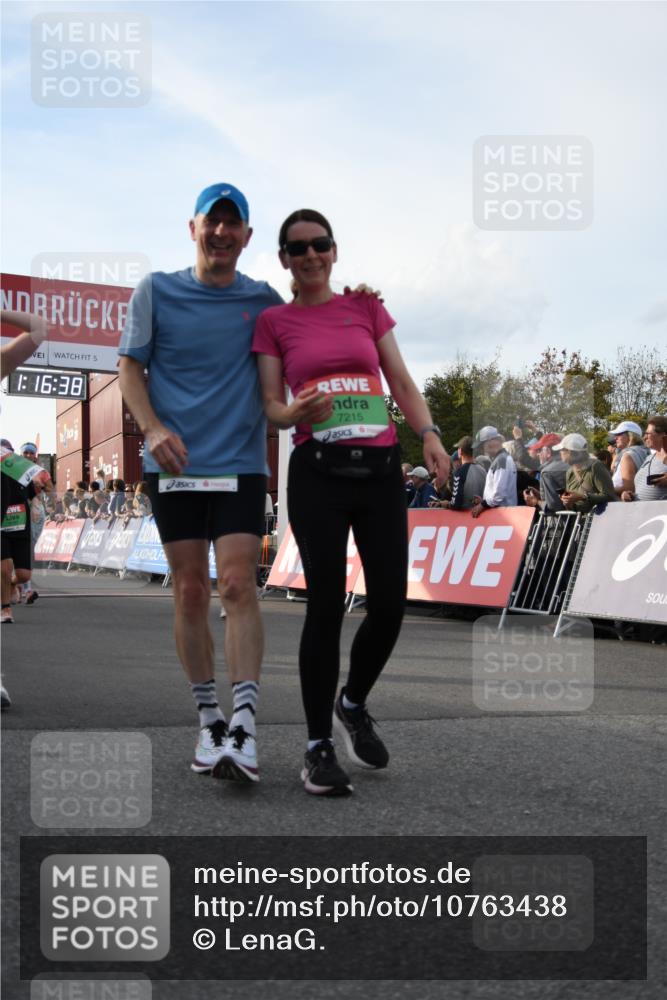 03.10.2026 - Köhlbrandbrückenlauf LenaG. http://msf.ph/oto/10763438 03.10.2026 16:16:38 Ziel 7006, 7007, 7215, 7216, 7691, 8006, 8285, 8539, 8733, 8787, 9167 meine-sportfotos.de