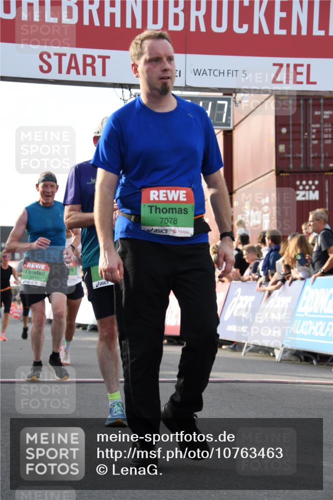 03.10.2026 - Köhlbrandbrückenlauf LenaG. http://msf.ph/oto/10763463 03.10.2026 16:17:48 Ziel 7008, 7078, 7214, 7424, 7425, 7721, 8367, 8476, 8499, 8636, 8650, 8810, 8856, 9132, 9312 meine-sportfotos.de