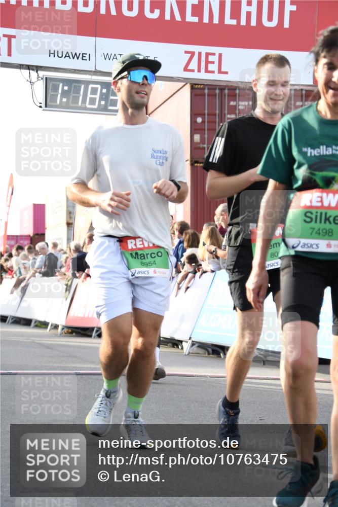 03.10.2026 - Köhlbrandbrückenlauf LenaG. http://msf.ph/oto/10763475 03.10.2026 16:18:36 Ziel 7332, 7498, 7514, 8000, 8001, 8547, 8572, 8874, 8954, 9831 meine-sportfotos.de