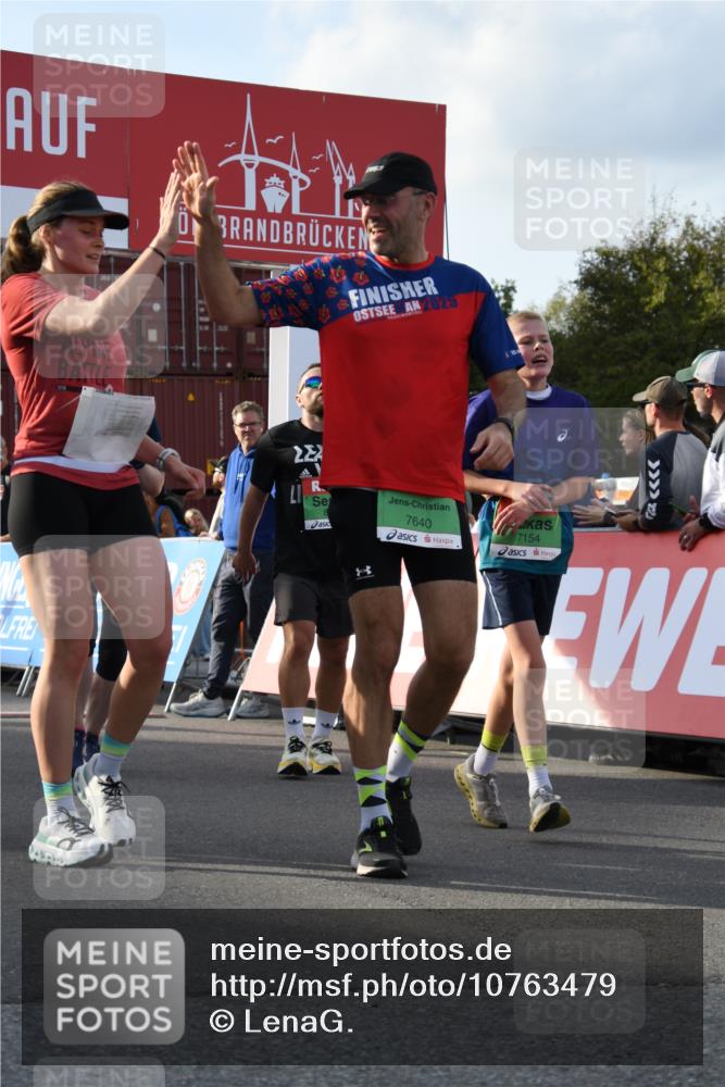 03.10.2026 - Köhlbrandbrückenlauf LenaG. http://msf.ph/oto/10763479 03.10.2026 16:19:08 Ziel 7154, 7423, 7639, 7640, 8108, 8553, 8703, 8715, 8879, 8914, 9150, 9536 meine-sportfotos.de