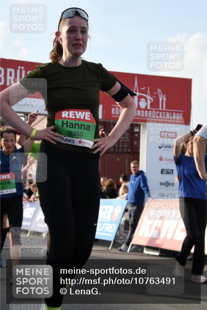 03.10.2026 - Köhlbrandbrückenlauf LenaG. http://msf.ph/oto/10763491 03.10.2026 16:19:49 Ziel 7072, 7661, 7673, 7782, 7783, 8005, 8813, 8950, 9092, 9192, 9268, 9373, 9490, 9790 meine-sportfotos.de