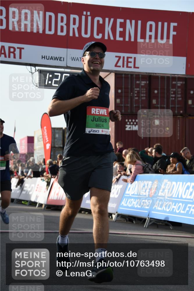 03.10.2026 - Köhlbrandbrückenlauf LenaG. http://msf.ph/oto/10763498 03.10.2026 16:20:16 Ziel 7249, 7621, 8020, 8669, 8823, 8824, 8880, 8919, 9600 meine-sportfotos.de