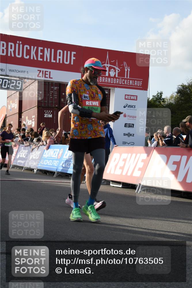 03.10.2026 - Köhlbrandbrückenlauf LenaG. http://msf.ph/oto/10763505 03.10.2026 16:20:30 Ziel 7063, 7533, 8061, 8334, 8590, 8687, 8931, 9071, 9525 meine-sportfotos.de