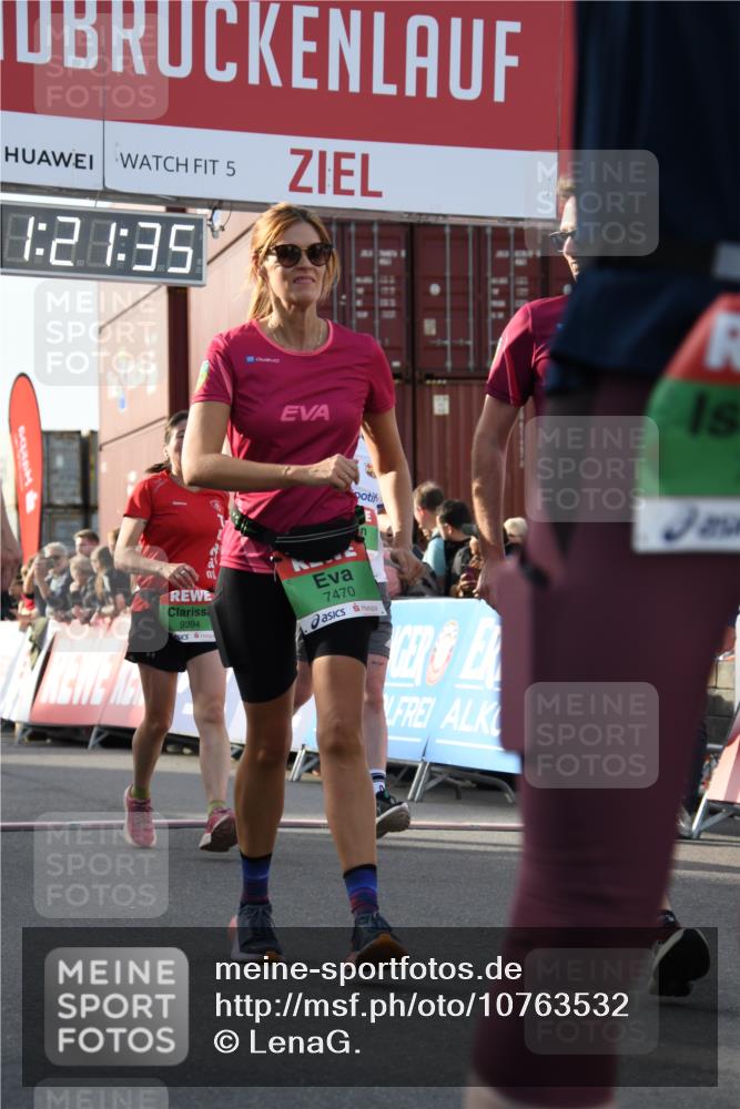 03.10.2026 - Köhlbrandbrückenlauf LenaG. http://msf.ph/oto/10763532 03.10.2026 16:21:36 Ziel 4109, 7469, 7470, 7773, 7902, 7903, 8015, 8546, 8728, 8806, 8842, 8849, 8895, 9394 meine-sportfotos.de