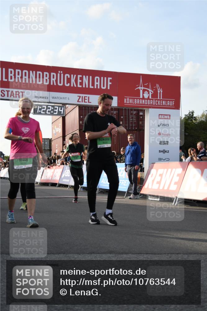 03.10.2026 - Köhlbrandbrückenlauf LenaG. http://msf.ph/oto/10763544 03.10.2026 16:22:35 Ziel 7229, 7486, 7819, 7890, 8474, 8504, 8639, 8983, 9178, 9347 meine-sportfotos.de