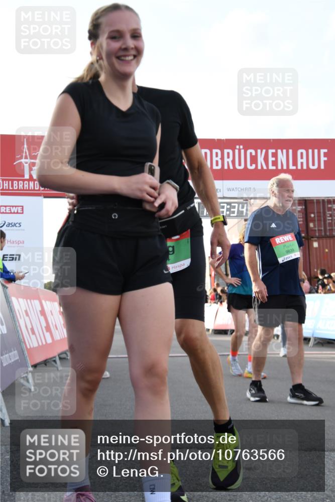 03.10.2026 - Köhlbrandbrückenlauf LenaG. http://msf.ph/oto/10763566 03.10.2026 16:23:35 Ziel 7137, 7342, 7481, 7576, 8562, 8625, 8698, 9121, 9681 meine-sportfotos.de