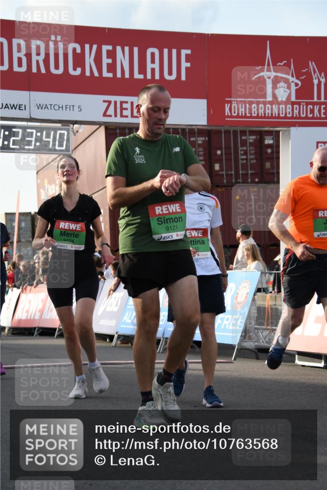 03.10.2026 - Köhlbrandbrückenlauf LenaG. http://msf.ph/oto/10763568 03.10.2026 16:23:41 Ziel 7090, 7137, 7342, 7553, 7894, 8562, 8698, 8926, 9121, 9317, 9464 meine-sportfotos.de