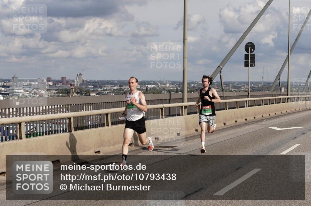 03.10.2026 - Köhlbrandbrückenlauf Michael Burmester http://msf.ph/oto/10793438 03.10.2026 15:16:17 Position 1  meine-sportfotos.de