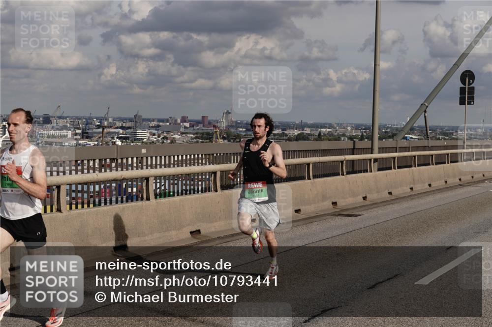 03.10.2026 - Köhlbrandbrückenlauf Michael Burmester http://msf.ph/oto/10793441 03.10.2026 15:16:18 Position 1  meine-sportfotos.de