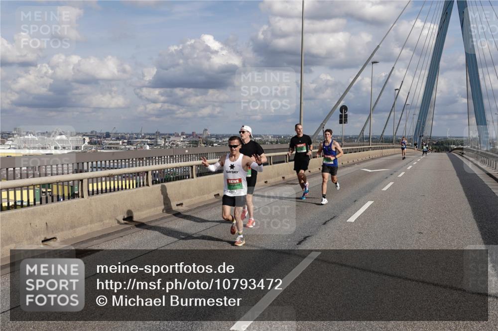 03.10.2026 - Köhlbrandbrückenlauf Michael Burmester http://msf.ph/oto/10793472 03.10.2026 15:18:11 Position 1  meine-sportfotos.de