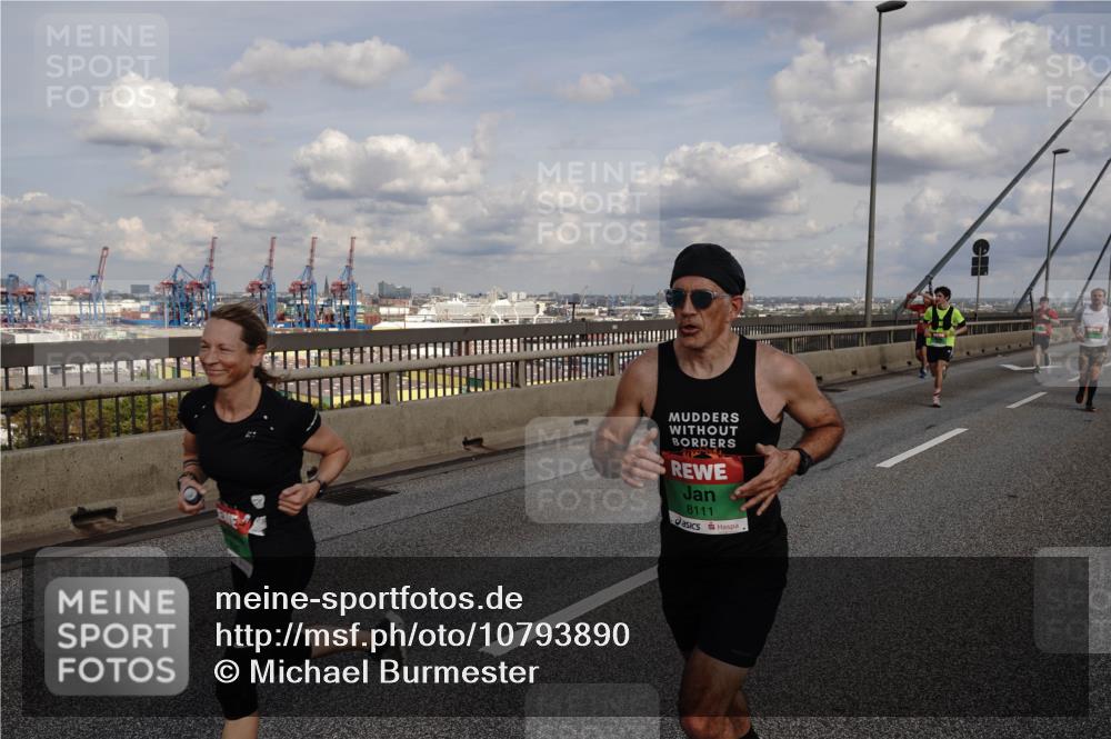 03.10.2026 - Köhlbrandbrückenlauf Michael Burmester http://msf.ph/oto/10793890 03.10.2026 15:21:36 Position 1  meine-sportfotos.de