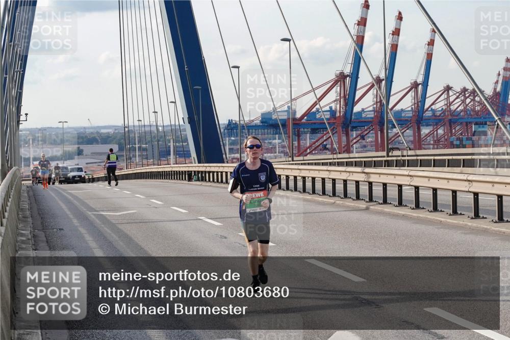 03.10.2026 - Köhlbrandbrückenlauf Michael Burmester http://msf.ph/oto/10803680 03.10.2026 16:14:56 Position 2  meine-sportfotos.de