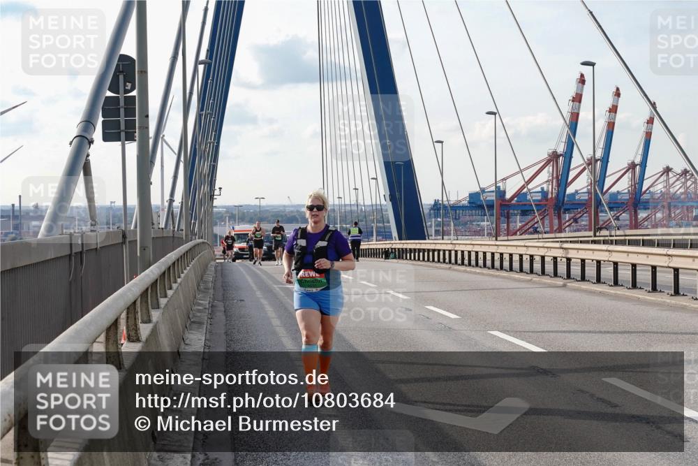 03.10.2026 - Köhlbrandbrückenlauf Michael Burmester http://msf.ph/oto/10803684 03.10.2026 16:15:29 Position 2  meine-sportfotos.de