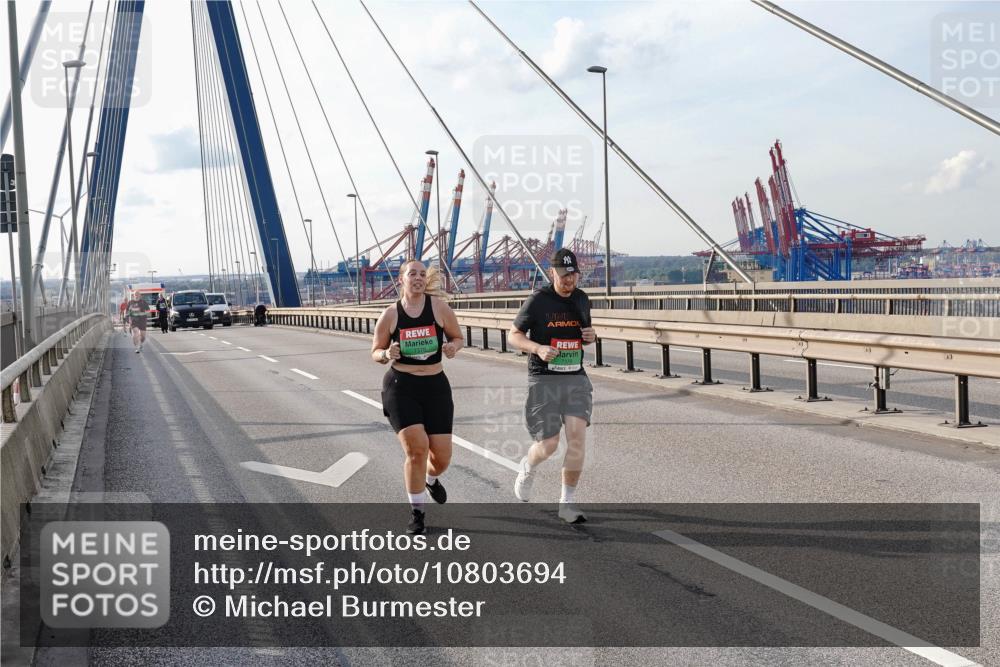 03.10.2026 - Köhlbrandbrückenlauf Michael Burmester http://msf.ph/oto/10803694 03.10.2026 16:15:53 Position 2  meine-sportfotos.de