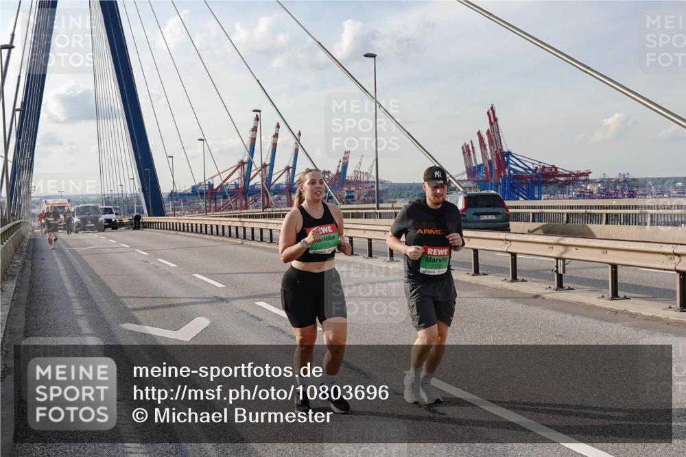 03.10.2026 - Köhlbrandbrückenlauf Michael Burmester http://msf.ph/oto/10803696 03.10.2026 16:15:54 Position 2 7378, 5, 202 meine-sportfotos.de