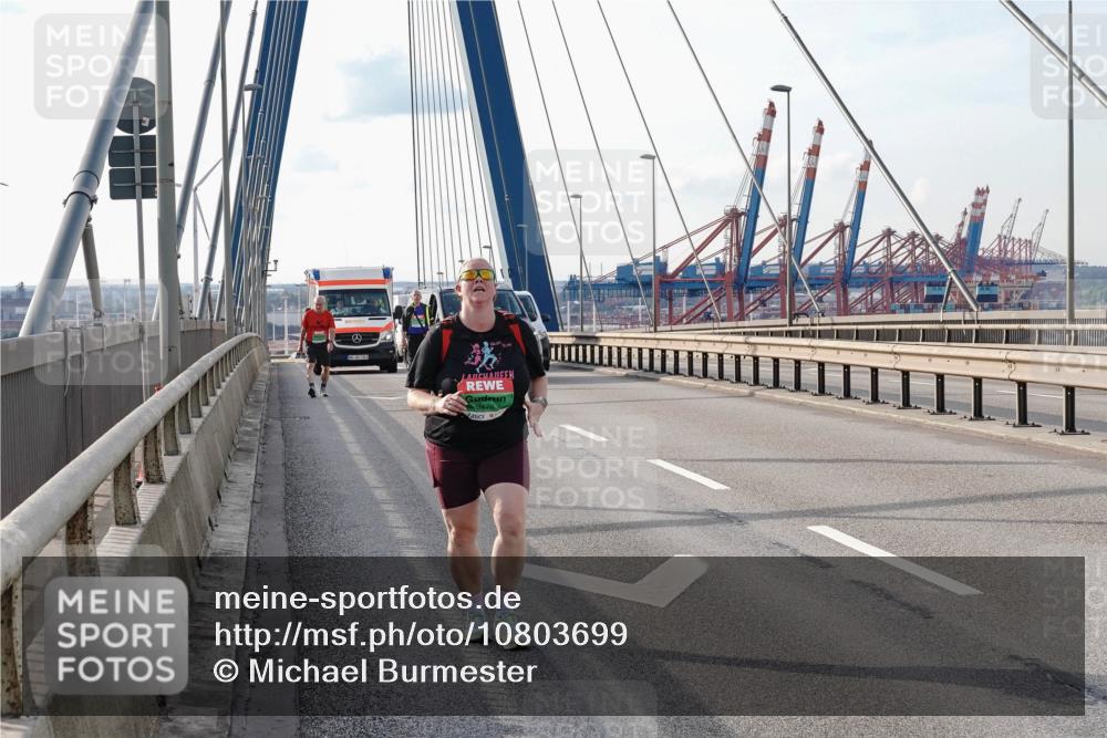 03.10.2026 - Köhlbrandbrückenlauf Michael Burmester http://msf.ph/oto/10803699 03.10.2026 16:16:08 Position 2 2383, 9478 meine-sportfotos.de