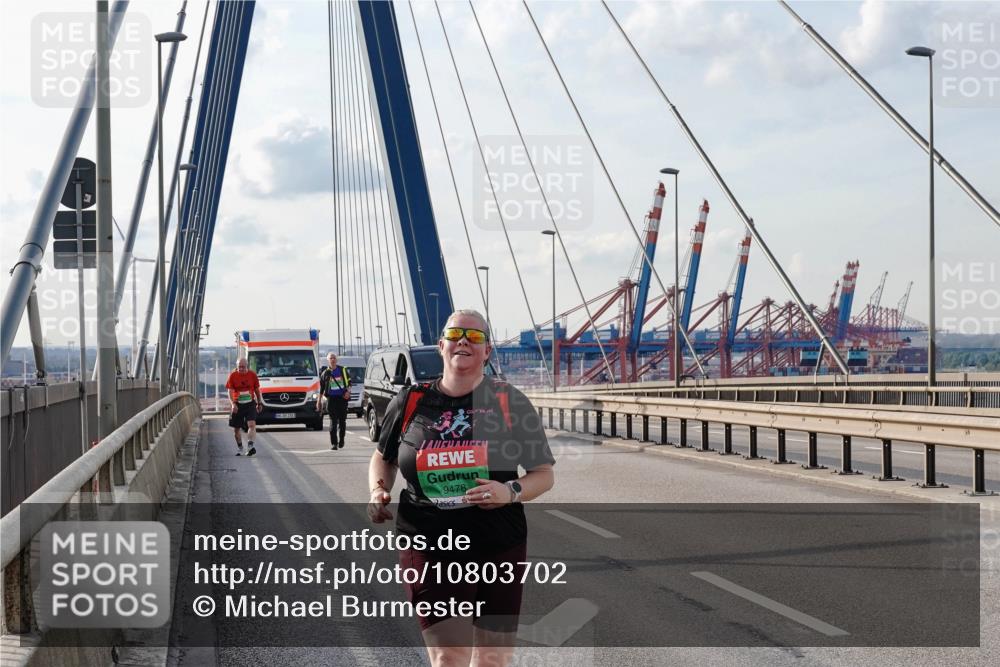 03.10.2026 - Köhlbrandbrückenlauf Michael Burmester http://msf.ph/oto/10803702 03.10.2026 16:16:10 Position 2 9478 meine-sportfotos.de