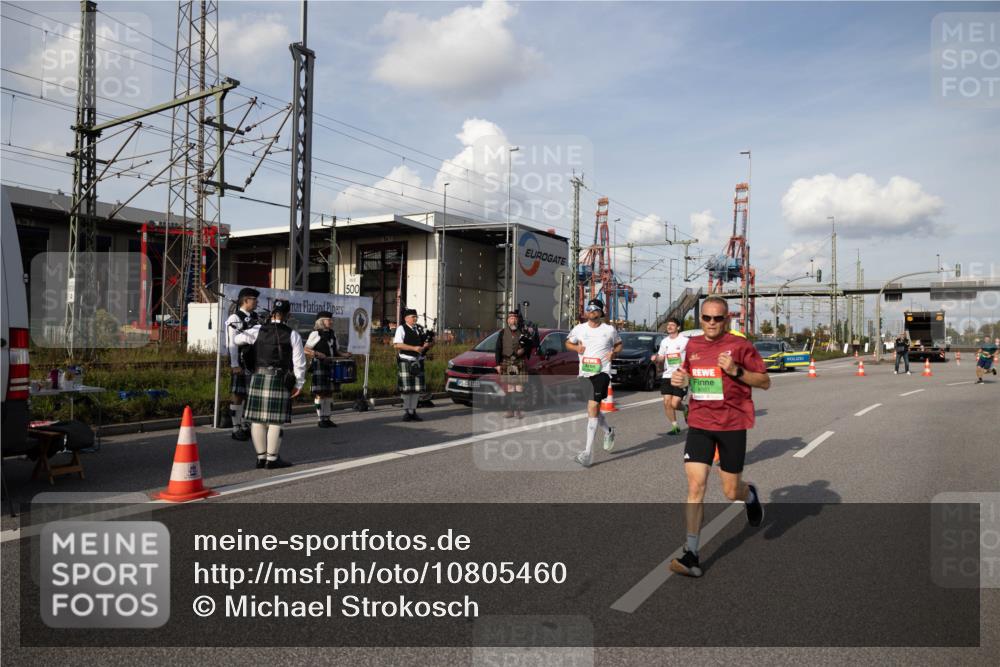 03.10.2026 - Köhlbrandbrückenlauf Michael Strokosch http://msf.ph/oto/10805460 03.10.2026 15:27:52 Position 3 7, 500, 1111, 8093 meine-sportfotos.de