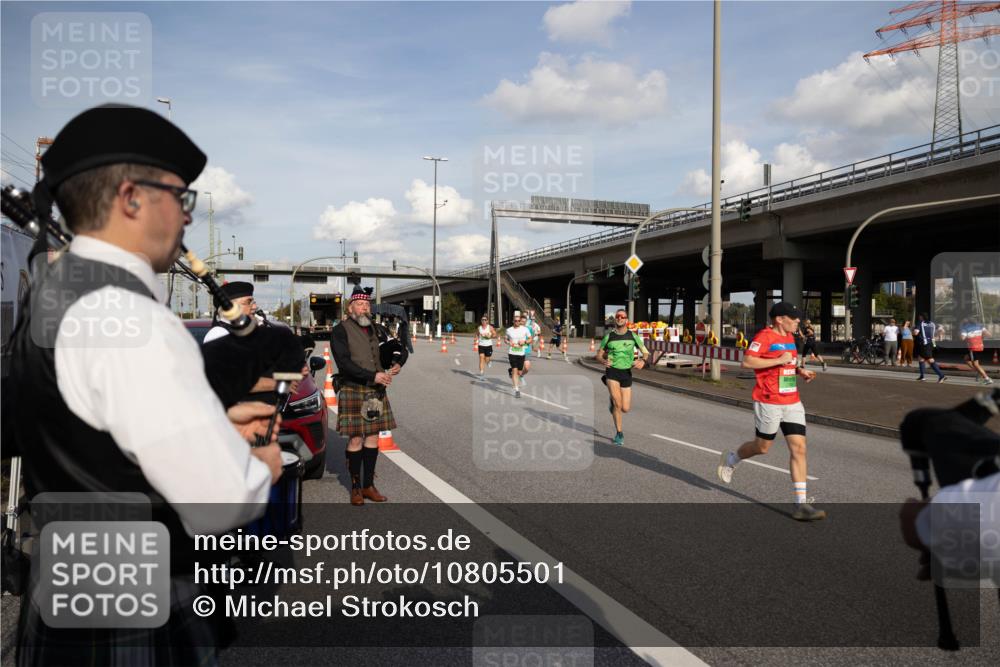 03.10.2026 - Köhlbrandbrückenlauf Michael Strokosch http://msf.ph/oto/10805501 03.10.2026 15:28:33 Position 3  meine-sportfotos.de