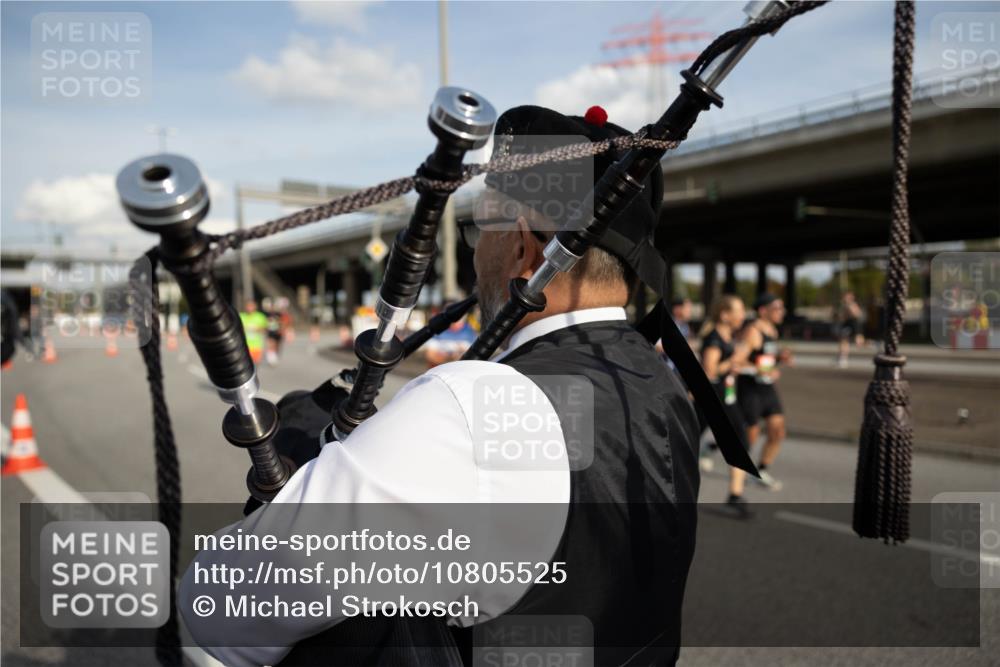 03.10.2026 - Köhlbrandbrückenlauf Michael Strokosch http://msf.ph/oto/10805525 03.10.2026 15:28:44 Position 3  meine-sportfotos.de
