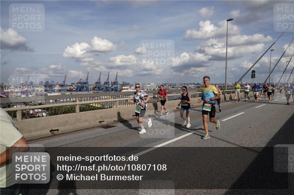 03.10.2026 - Köhlbrandbrückenlauf Michael Burmester http://msf.ph/oto/10807108 03.10.2026 15:27:32 Position 1 0113 meine-sportfotos.de