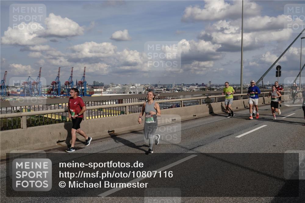 03.10.2026 - Köhlbrandbrückenlauf Michael Burmester http://msf.ph/oto/10807116 03.10.2026 15:27:34 Position 1  meine-sportfotos.de