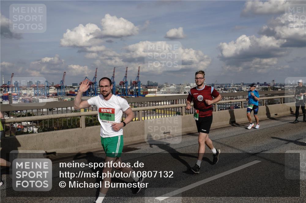 03.10.2026 - Köhlbrandbrückenlauf Michael Burmester http://msf.ph/oto/10807132 03.10.2026 15:27:39 Position 1 7170 meine-sportfotos.de